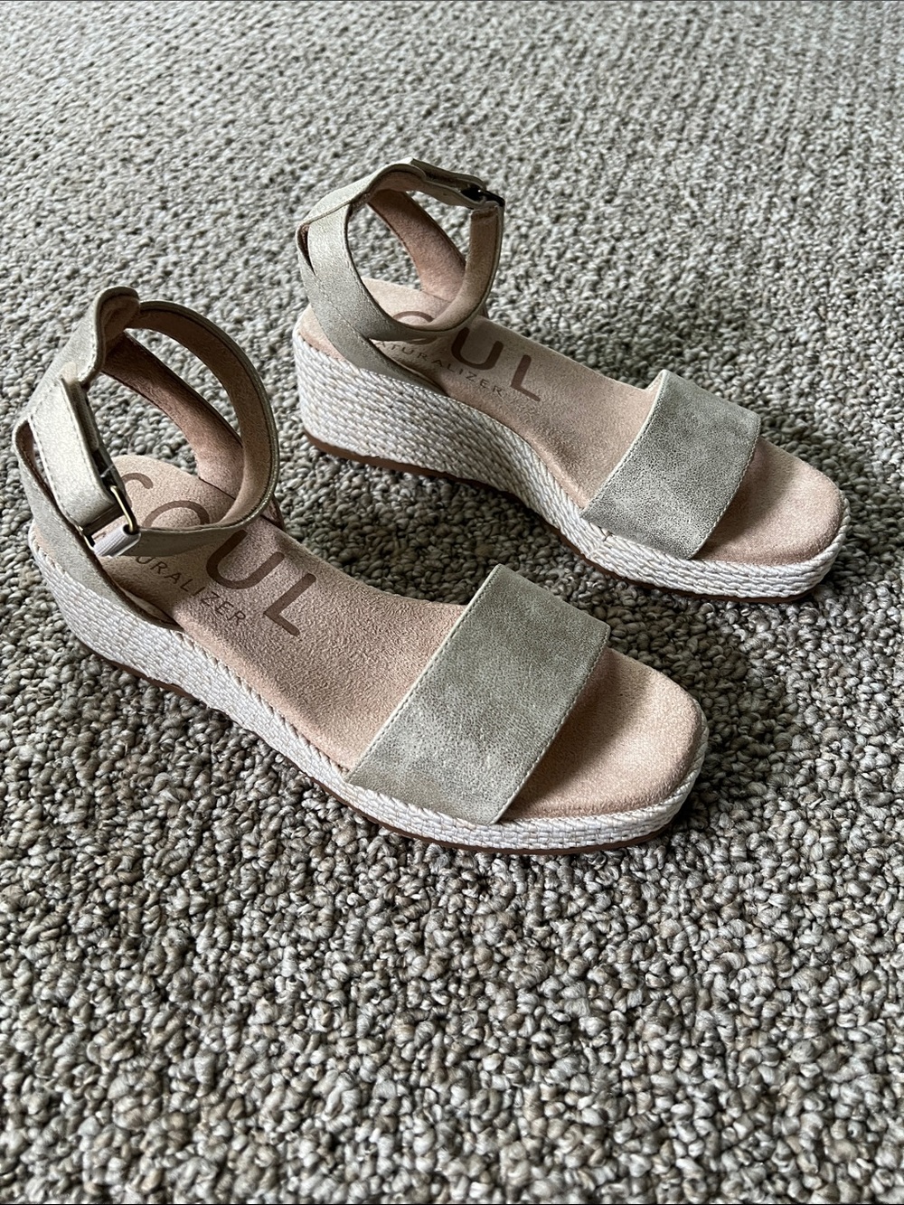 SOUL Naturalizer Light Beige Suede Wedge Sandals with Ankle Strap